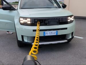 Fiat, elektrikli araçlarda şarj kablosu sıkıntısını bitirdi!