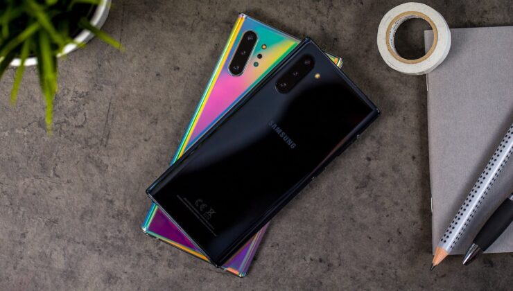 Samsung’un son güncellemesinin eski telefonları bozduğu argüman edildi!