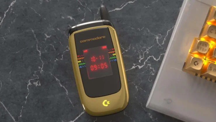 Commodore Kapaklı Telefonu ile Geri Dönüyor