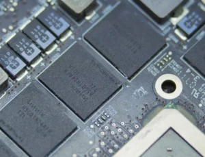 Lenovo Uyardı: Bellek Fiyatları Düşmeyecek