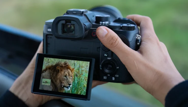 Sony RX10 Mark V Yapay Zeka Dayanağıyla Tanıtıldı